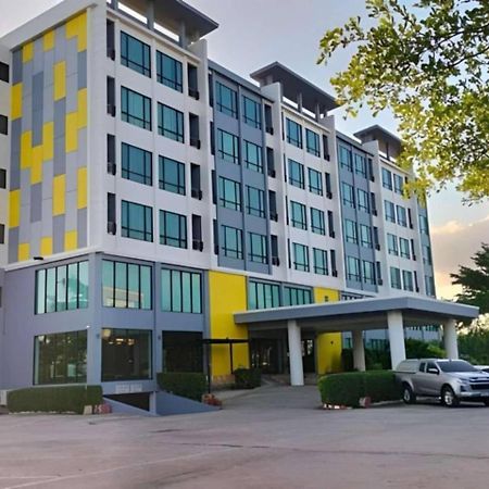 S Tara Grand Hotel Surat Thani Exterior foto