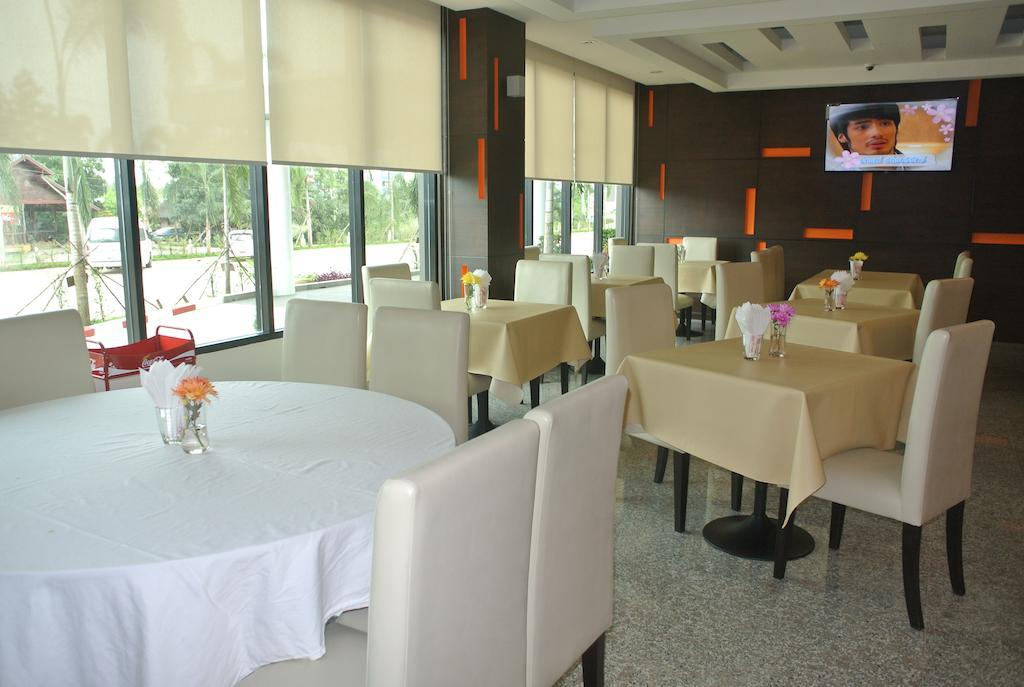 S Tara Grand Hotel Surat Thani Exterior foto