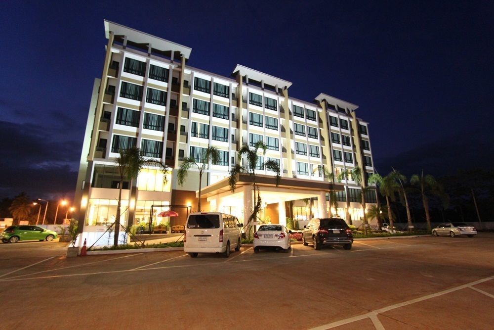 S Tara Grand Hotel Surat Thani Exterior foto