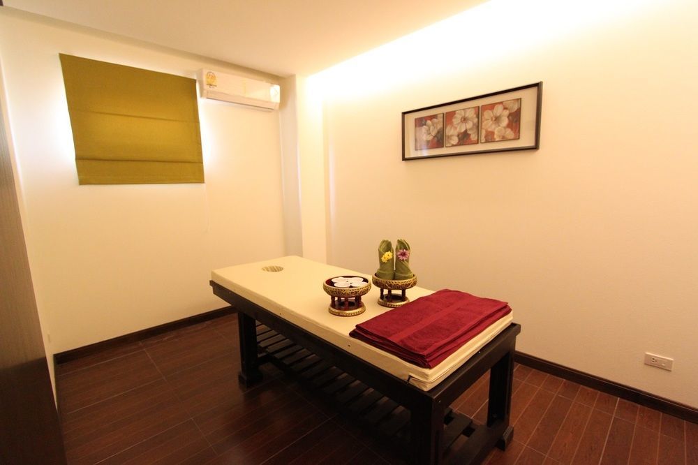 S Tara Grand Hotel Surat Thani Exterior foto